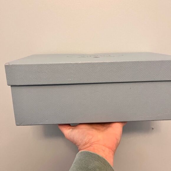 Prada Show Box - Picture 4 of 8